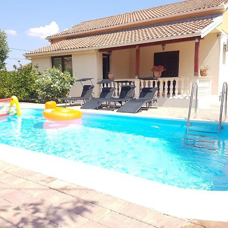 Vacation Home Duilo Donji Zemunik Экстерьер фото